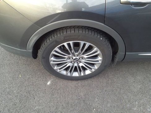 Used 2017 Lincoln MKX Reserve w/ Lincoln MKX Climate Package image 11