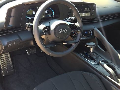 Certified 2025 Hyundai Elantra Sport image 15