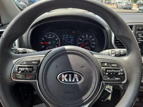 Used 2017 Kia Sportage LX AWD/4WD image 13