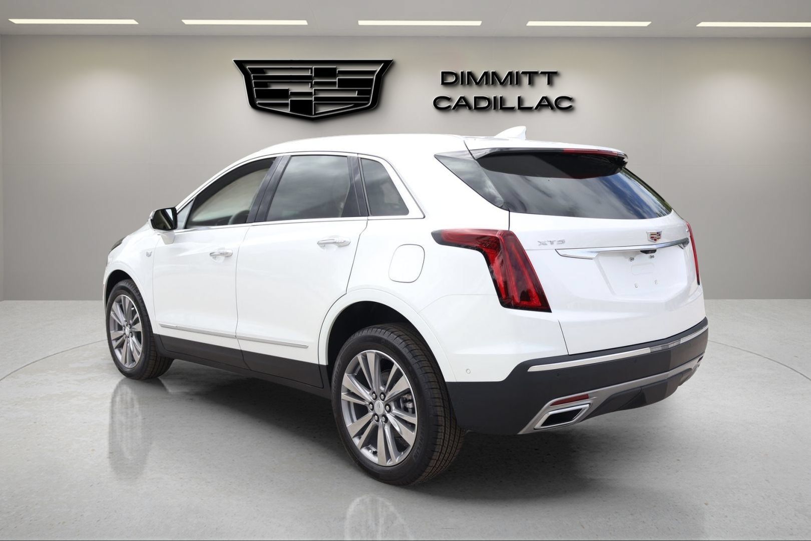 New 2026 Cadillac XT5 Premium Luxury w/ Driver Assist Package FWD image 7