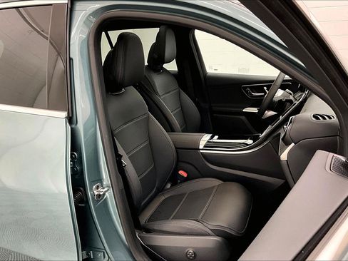 Used 2026 Mercedes-Benz GLC 300 image 6