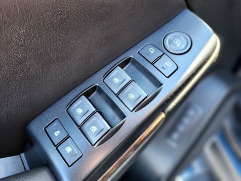 Used 2019 Chevrolet Tahoe LT image 17