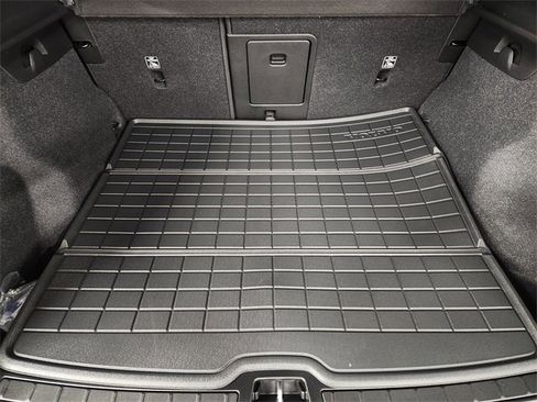 New 2026 Volvo XC40 B4 Plus w/ Protection Package Premier image 33