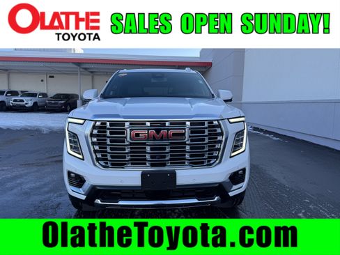 Used 2025 GMC Yukon XL Denali image 3