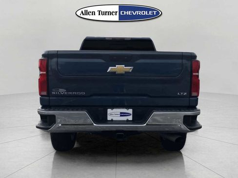 Used 2024 Chevrolet Silverado 2500 LTZ w/ LTZ Plus Package image 5