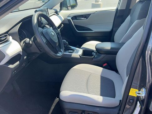 Used 2022 Toyota RAV4 XLE w/ Convenience Package AWD/4WD image 18