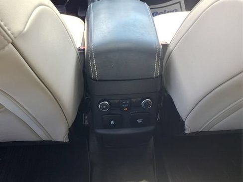 Used 2018 Ford Explorer Platinum AWD/4WD image 15