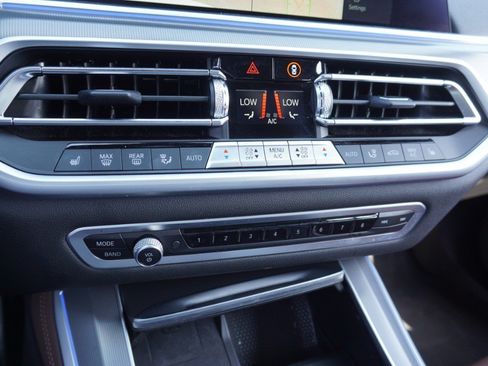 Used 2022 BMW X5 sDrive40i w/ M Sport Package RWD image 19