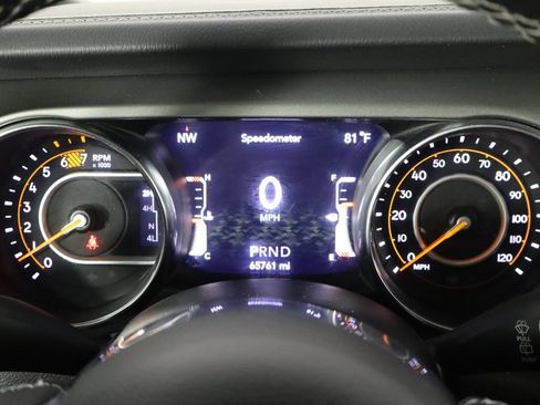 Used 2022 Jeep Wrangler Unlimited Sahara AWD/4WD image 11