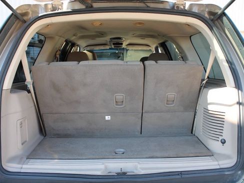 Used 2003 Ford Expedition XLT RWD image 28