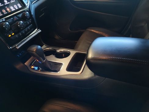 Used 2019 Jeep Grand Cherokee Limited RWD image 26