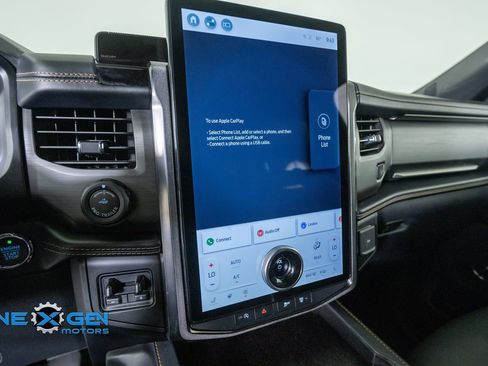 Used 2023 Ford Expedition Platinum AWD/4WD image 17