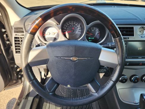 Used 2010 Chrysler Sebring Limited FWD image 21