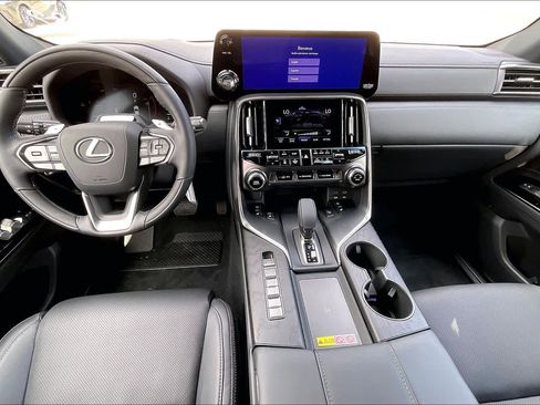 New 2026 Lexus LX 700h Luxury image 8