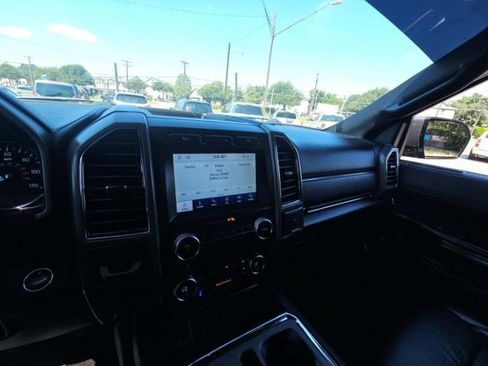 Used 2020 Ford Expedition XLT w/ Equipment Group 202A RWD image 6