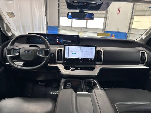 Certified 2025 Ford Expedition Max Active AWD/4WD image 15