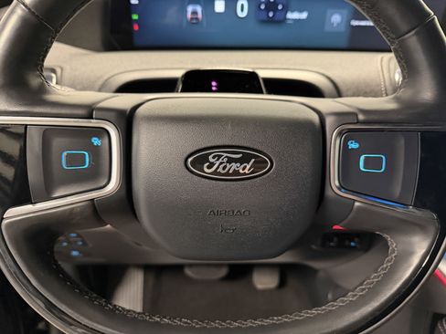 Used 2025 Ford Expedition Platinum w/ Stealth Performance Package AWD/4WD image 16