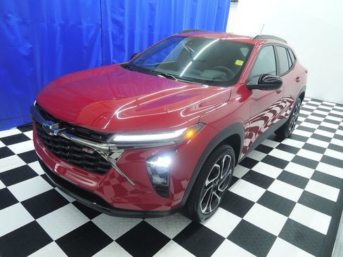New 2026 Chevrolet Trax RS w/ Driver Confidence Package FWD image 3