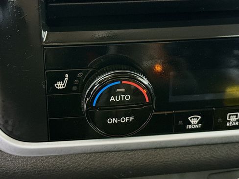 Used 2025 Nissan Rogue SV image 24