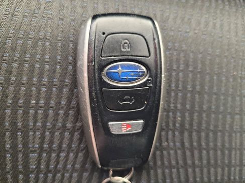 Used 2019 Subaru Ascent Premium image 32