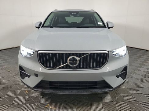 Certified 2025 Volvo XC40 B5 Core image 2
