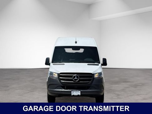 Used 2024 Mercedes-Benz Sprinter 2500 image 9