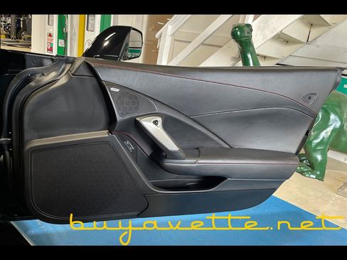 Used 2016 Chevrolet Corvette Z06 w/ 3LZ Preferred Equipment Group RWD image 21