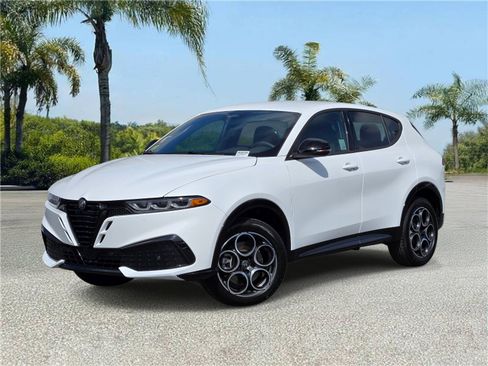 New 2026 Alfa Romeo Tonale AWD/4WD image 1