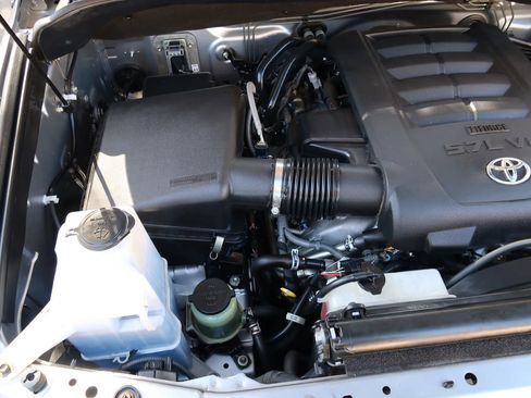 Used 2012 Toyota Tundra Limited image 37