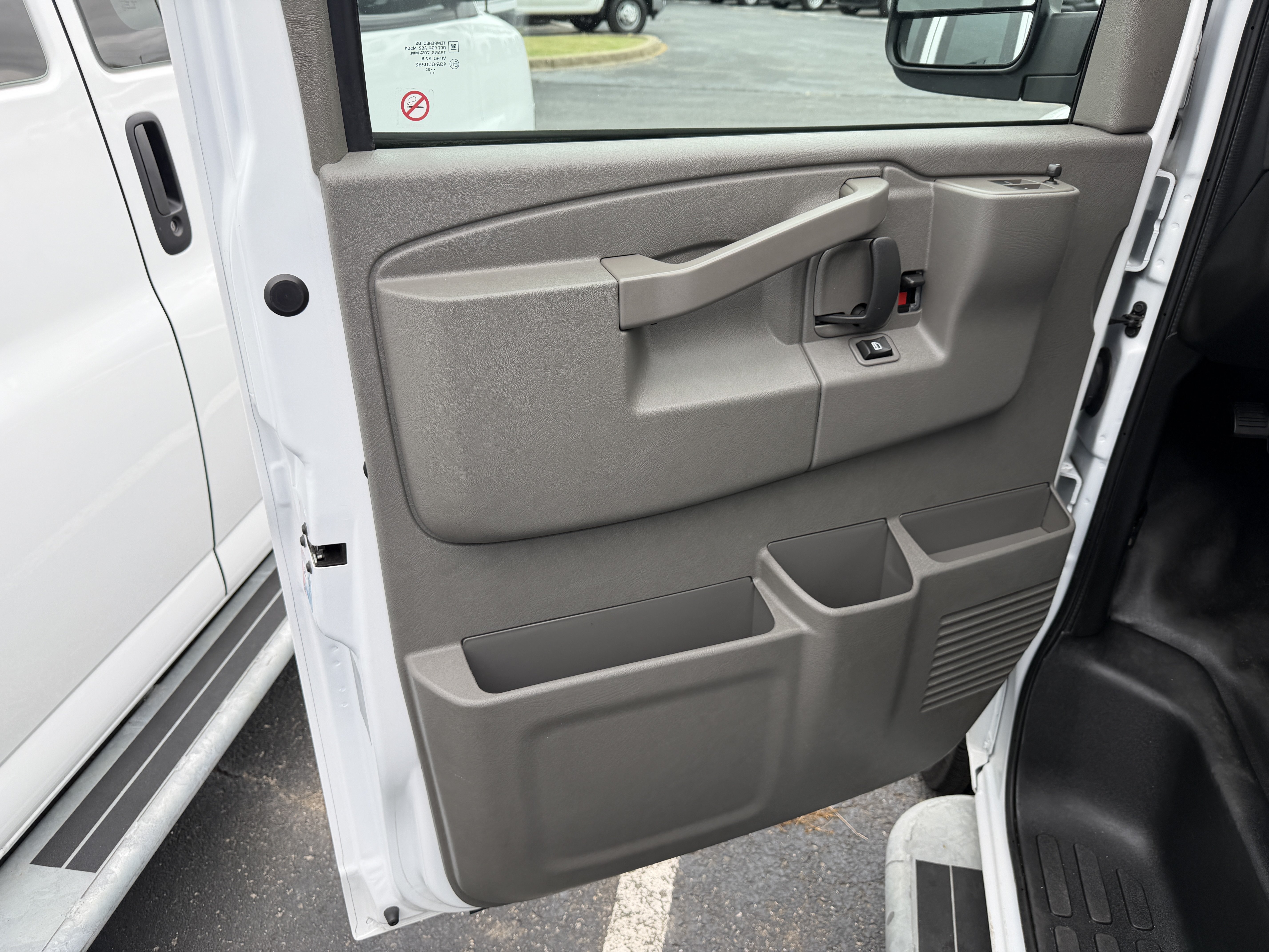 Used 2025 Chevrolet Express 2500 w/ Driver Convenience Package RWD image 10