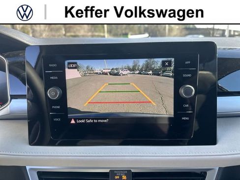 New 2026 Volkswagen Taos SE FWD image 19