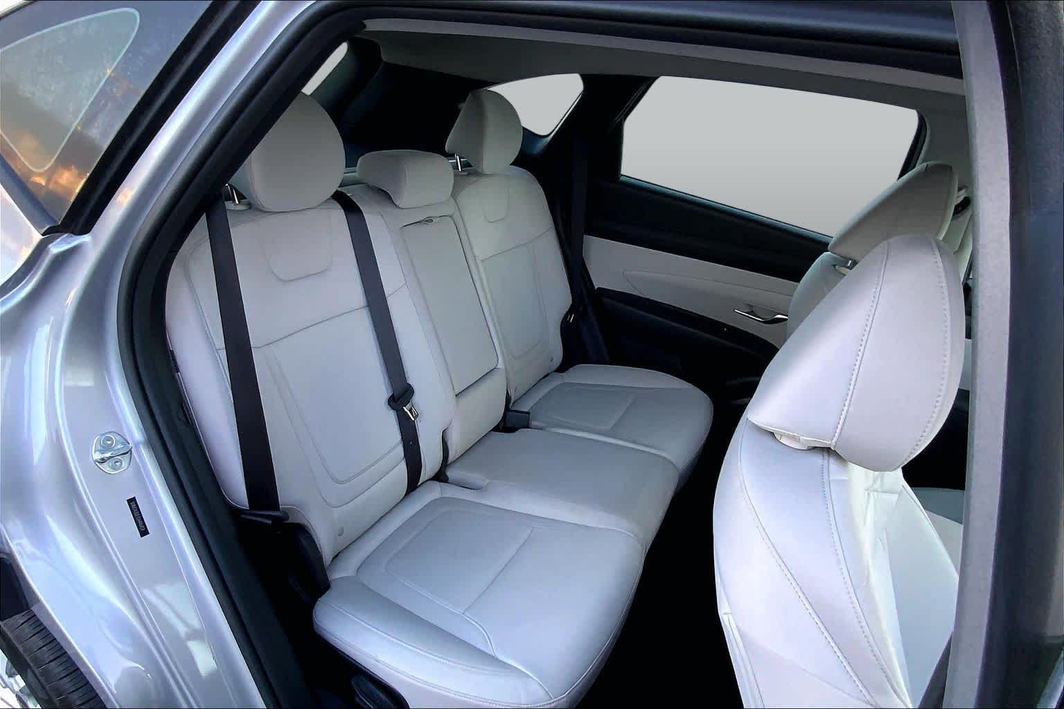 Used 2025 Hyundai Tucson SE FWD image 17