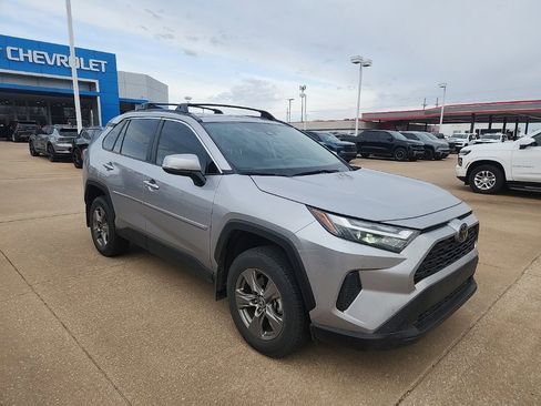 Used 2024 Toyota RAV4 XLE image 1