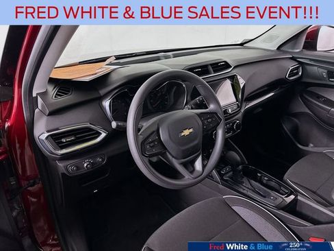 Used 2023 Chevrolet TrailBlazer LT w/ Convenience Package FWD image 6