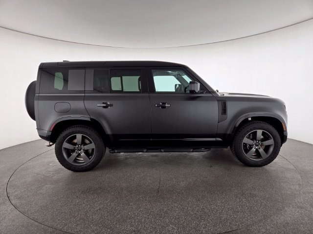 Used 2026 Land Rover Defender 110 V8 AWD/4WD image 6