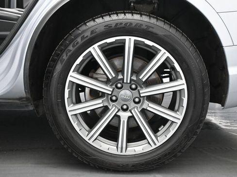 Used 2017 Audi Q7 3.0T Premium Plus w/ Premium Plus Package AWD/4WD image 26