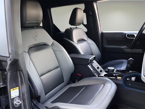 Used 2022 Ford Bronco Black Diamond image 18