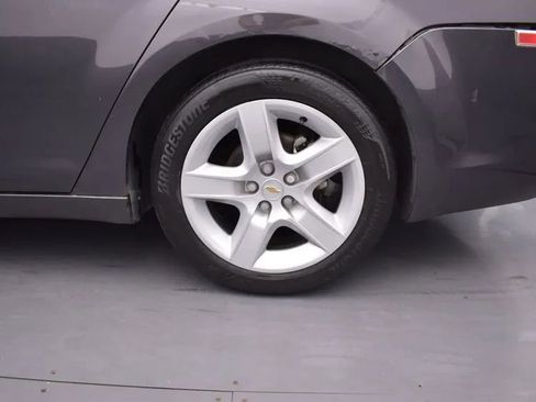Used 2011 Chevrolet Malibu LS image 29