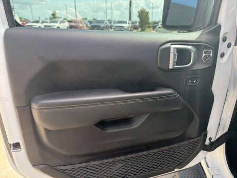 Used 2022 Jeep Wrangler Unlimited Sahara w/ Cold Weather Group image 11