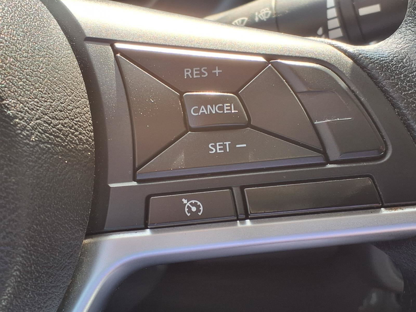 Used 2021 Nissan Kicks S FWD image 9