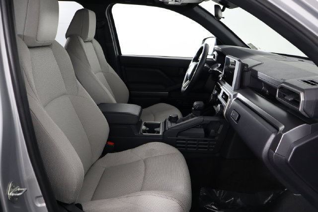 Used 2025 Toyota 4Runner SR5 AWD/4WD image 18