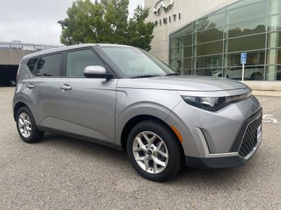 Used 2025 Kia Soul LX w/ LX Technology Package