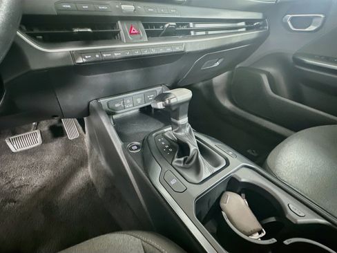 Used 2025 Kia K4 FWD image 24