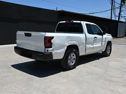 Used 2024 Nissan Frontier S RWD image 3