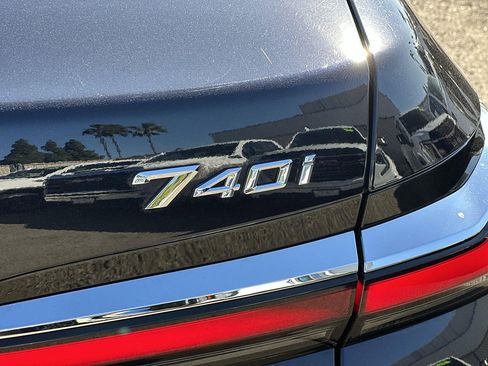 Used 2024 BMW 740i RWD image 32