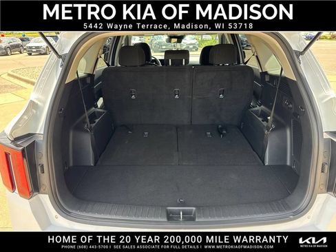 Used 2025 Kia Sorento LX FWD image 33