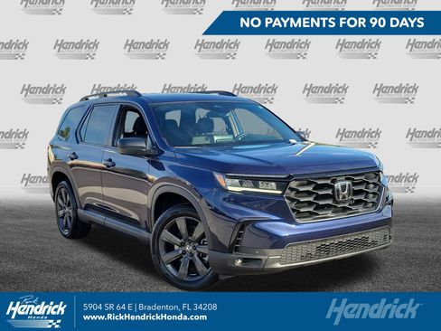 Used 2025 Honda Pilot Sport image 1