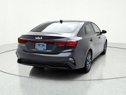 Certified 2023 Kia Forte LXS w/ LXS Technology Package FWD image 5