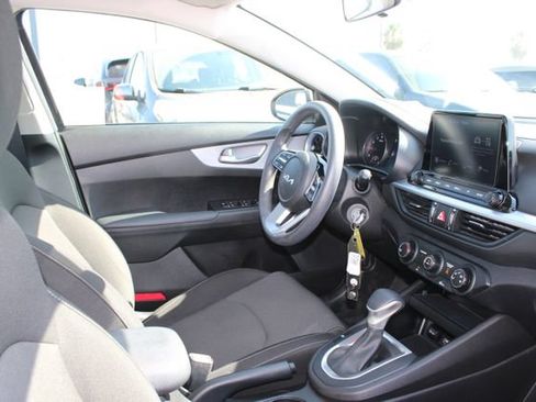 Used 2023 Kia Forte LXS FWD image 5