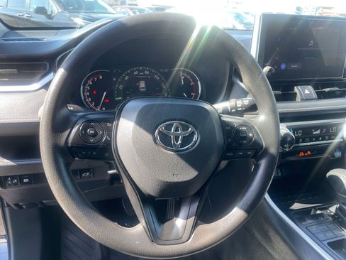 Used 2025 Toyota RAV4 XLE w/ Convenience Package image 30